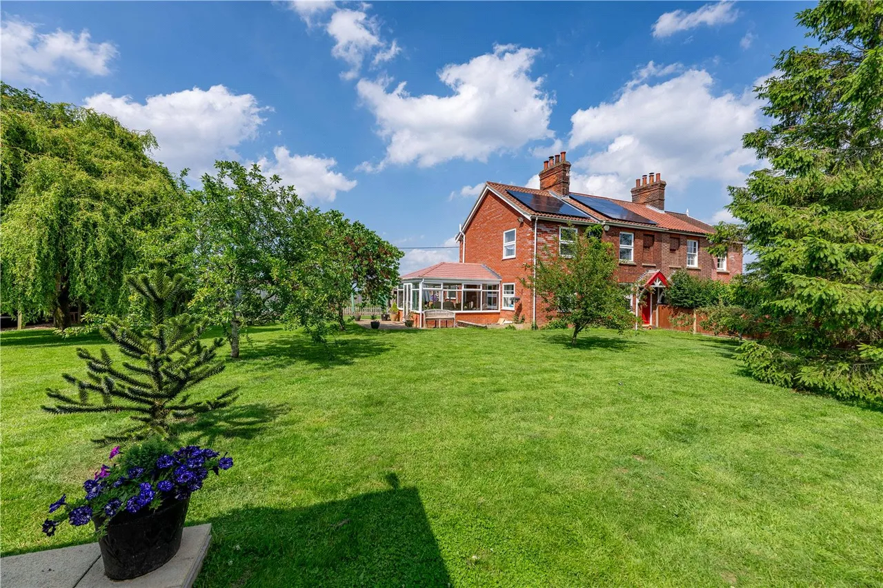 3 bed house for sale — Arminghall Lane, Arminghall, Norwich, Norfolk, NR14