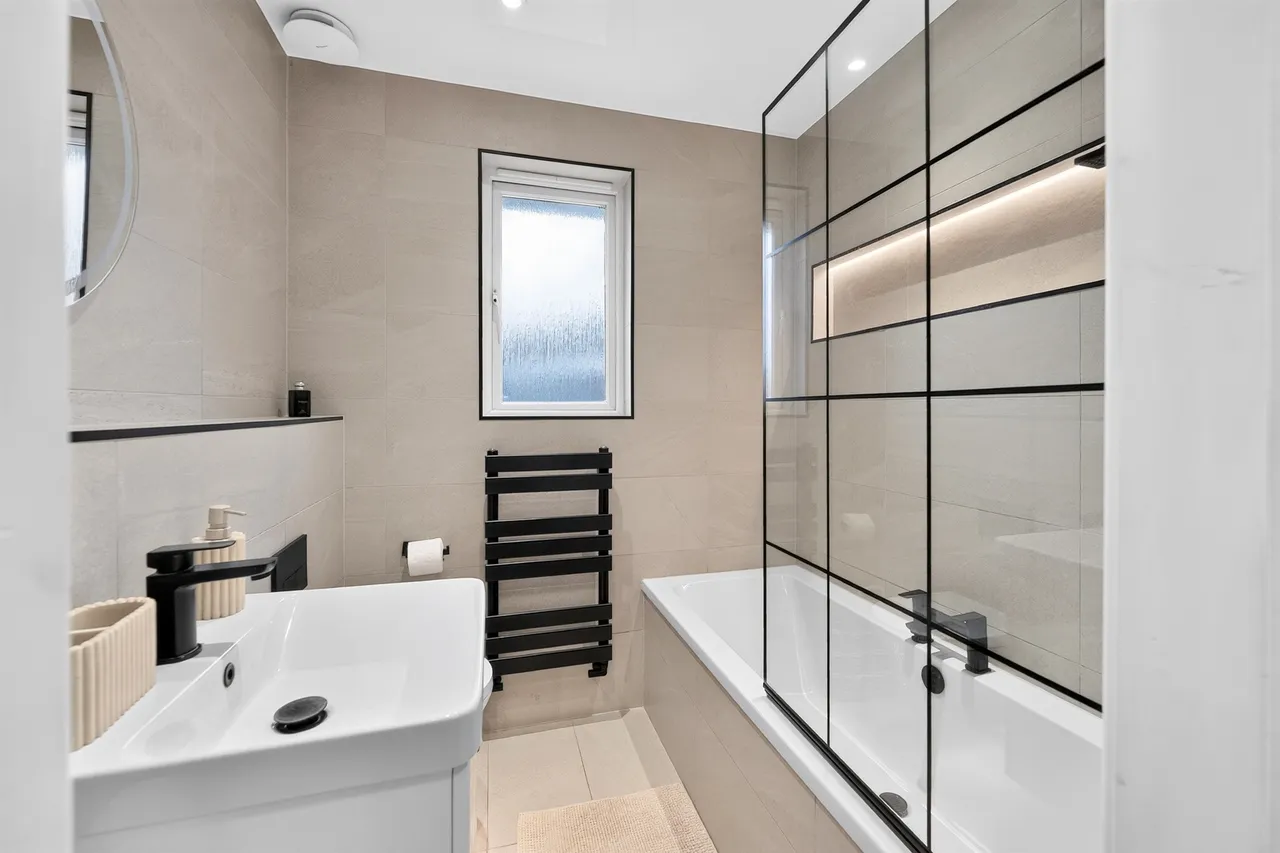 Barr Crescent, Irvine, KA12, photo 12