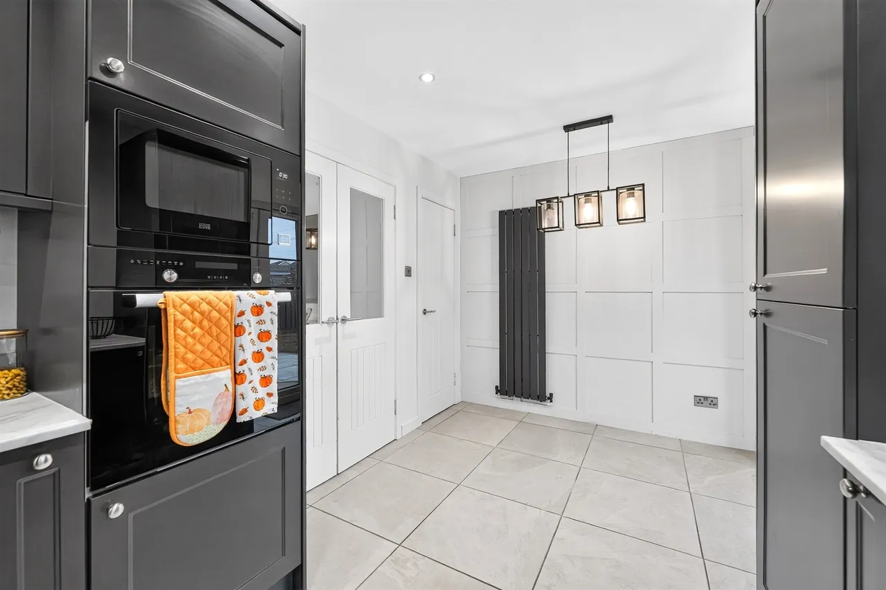 Barr Crescent, Irvine, KA12, photo 10