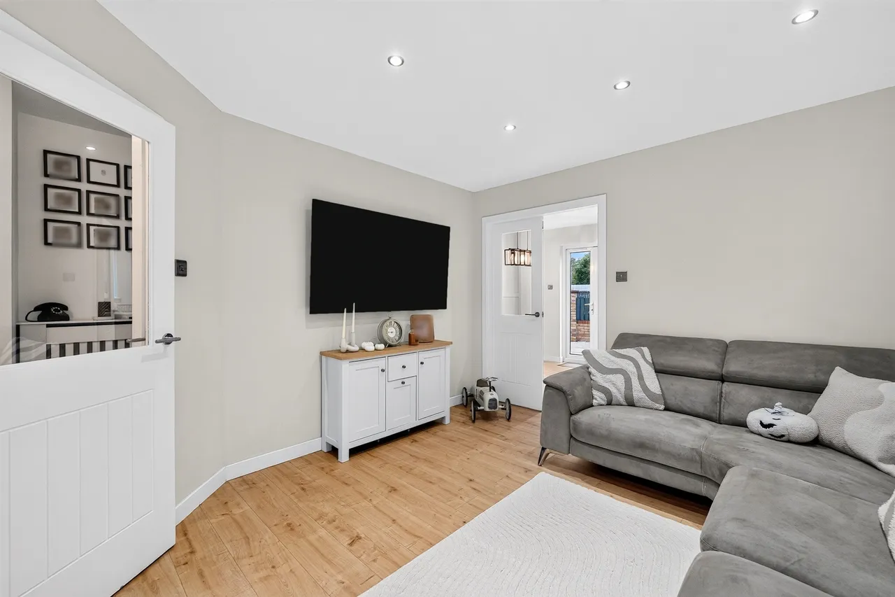 Barr Crescent, Irvine, KA12, photo 3