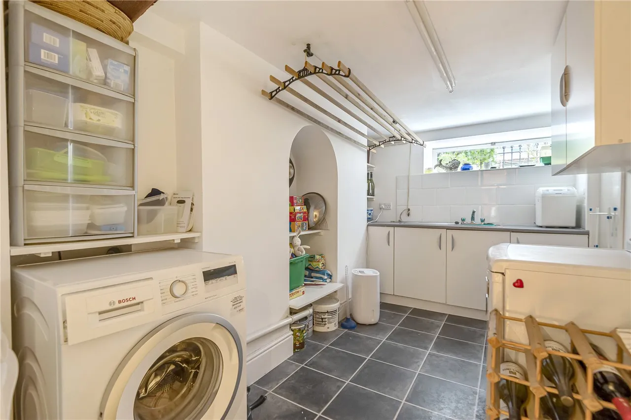 Eastgate Street, Winchester, SO23, photo 14
