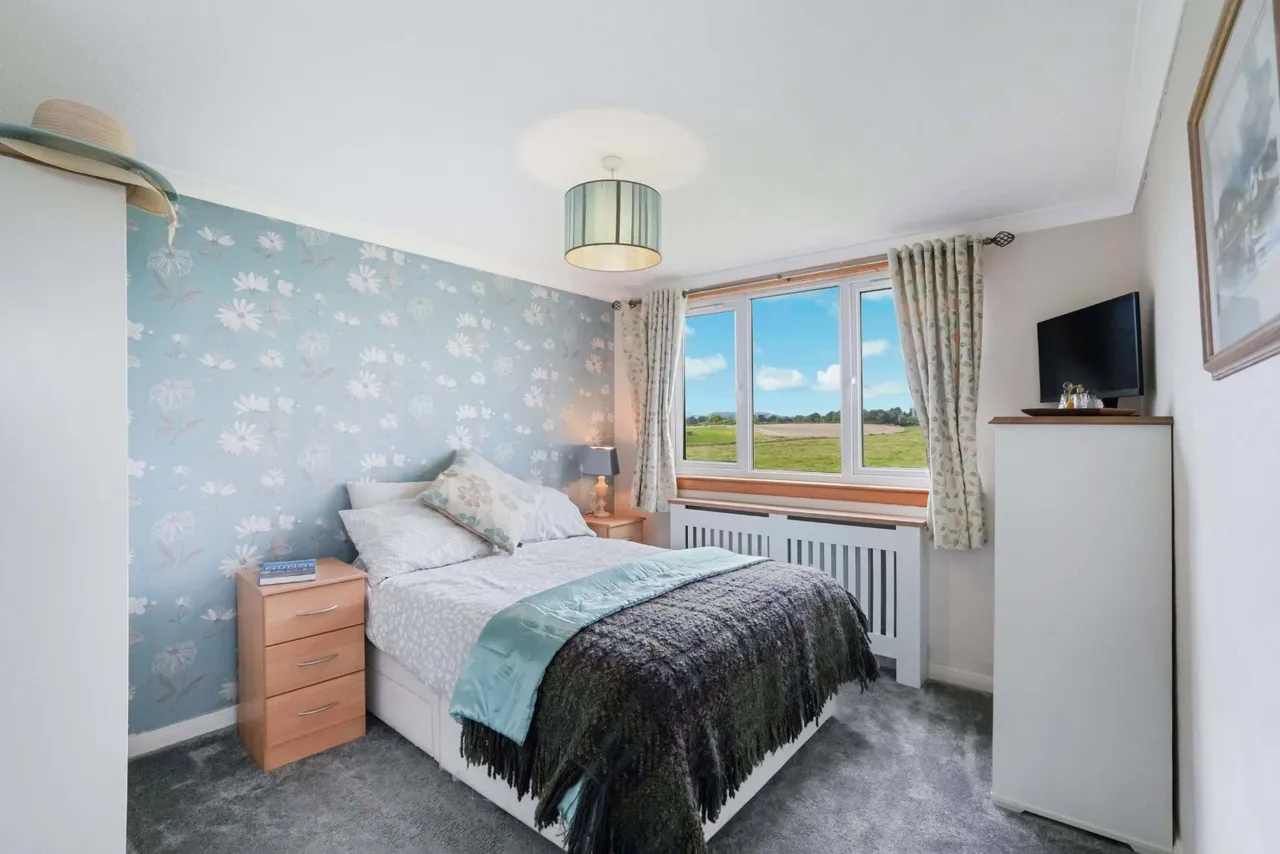 Hamilton Crescent, Bishopton, PA7, photo 9