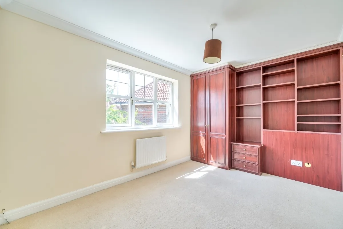 Heathside Place, Epsom KT18, photo 10