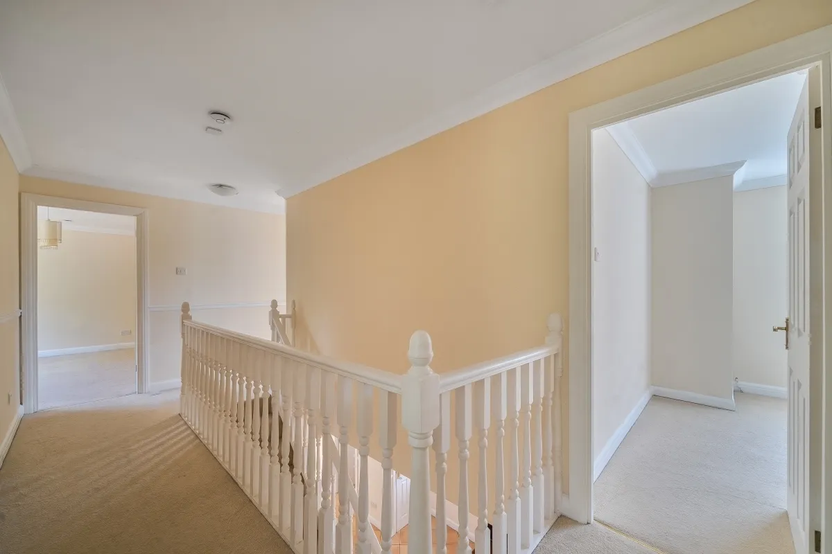 Heathside Place, Epsom KT18, photo 8
