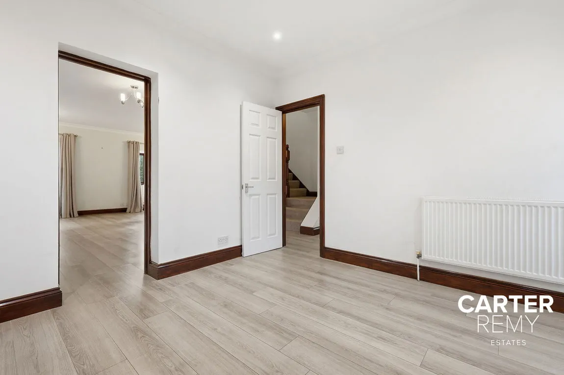 Highlands Crescent, Bowers Gifford, SS13 2JB, photo 6