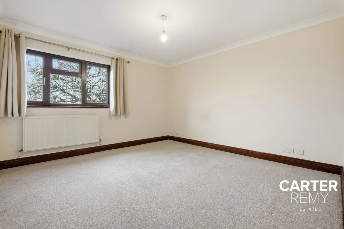 Highlands Crescent, Bowers Gifford, SS13 2JB, photo 12