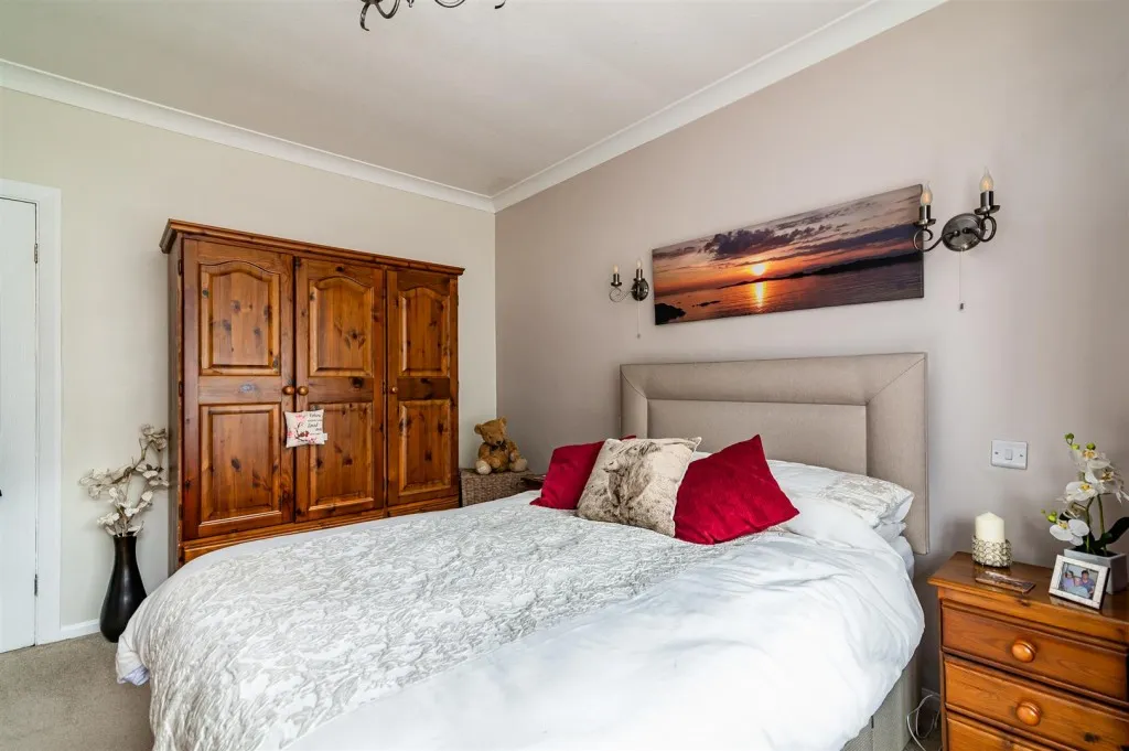 Bulcote Drive, Burton Joyce, photo 11