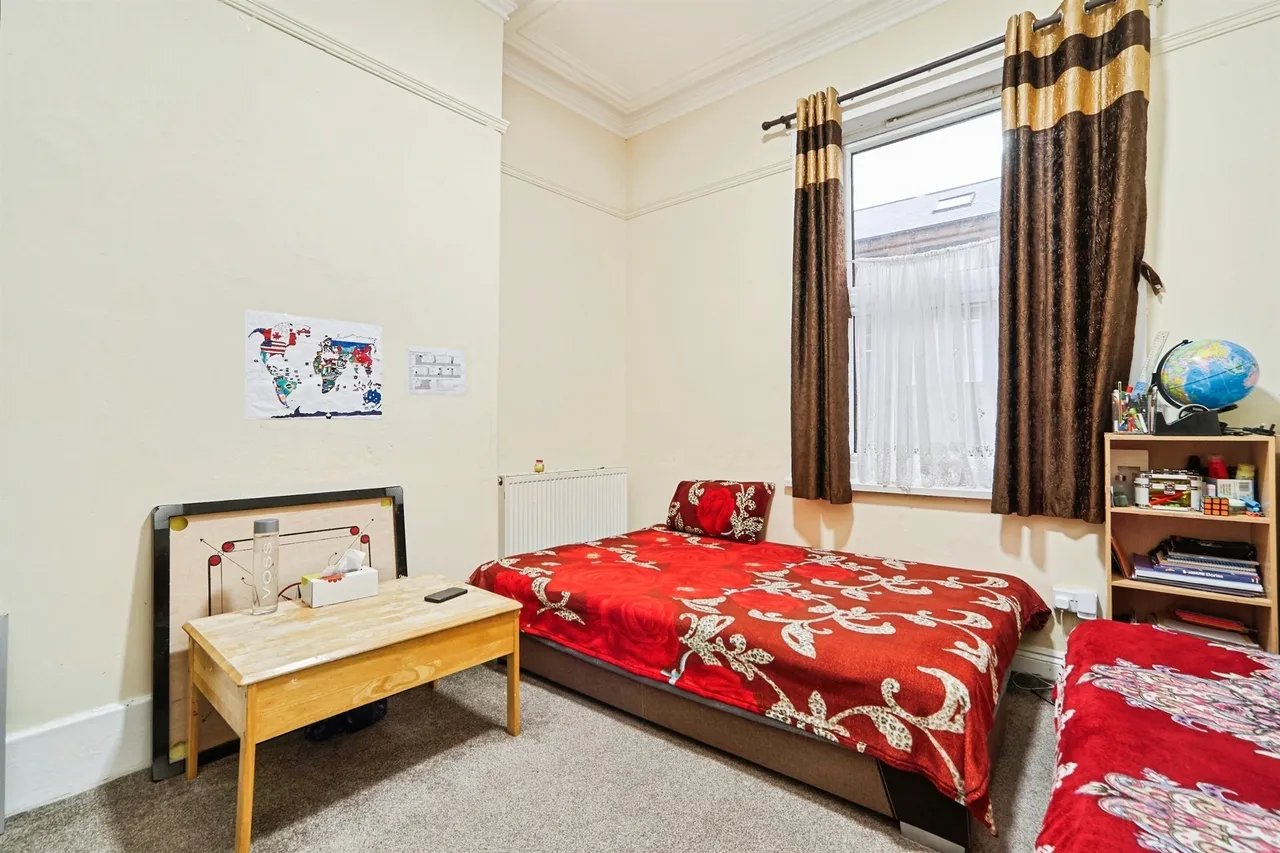Hillcrest Avenue, Leeds, photo 11