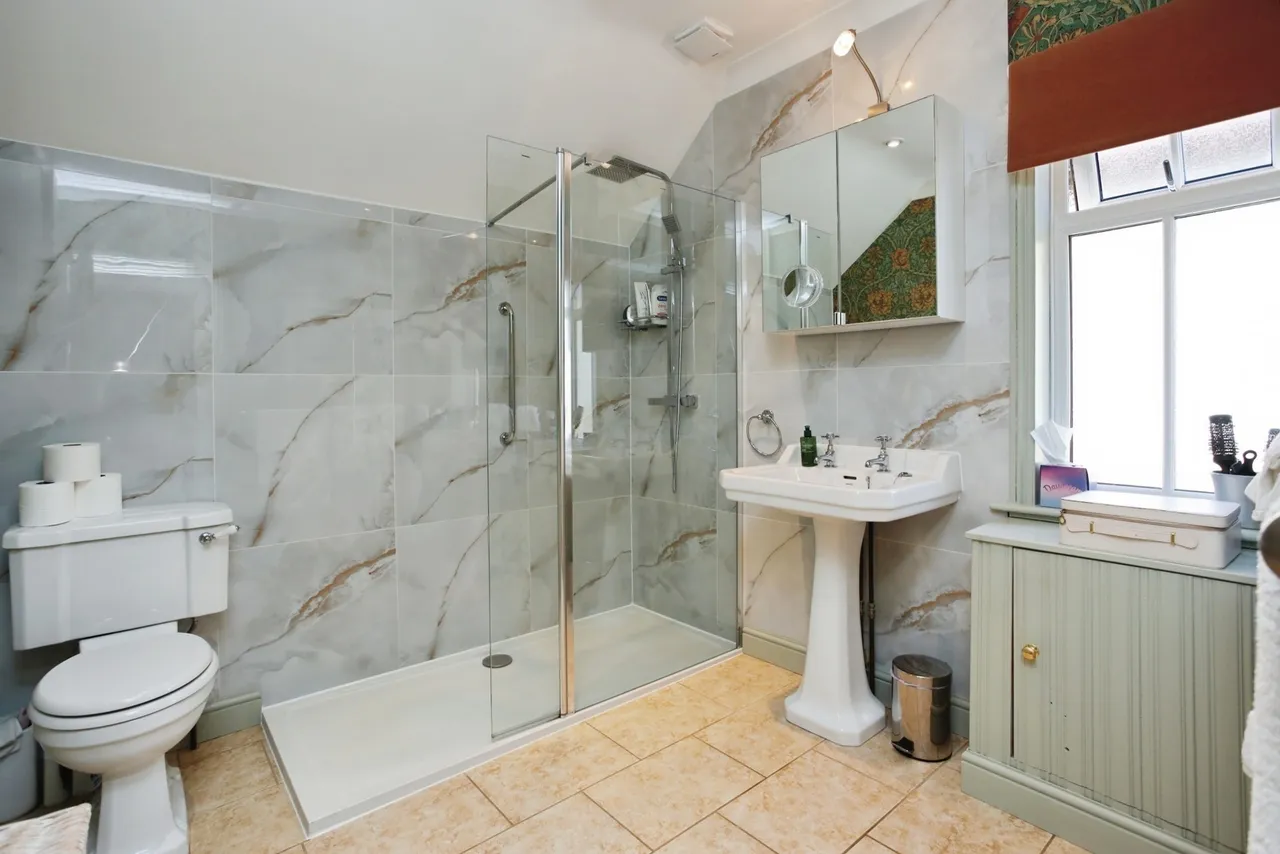 Western Avenue, Hawkhurst, TN18, photo 5