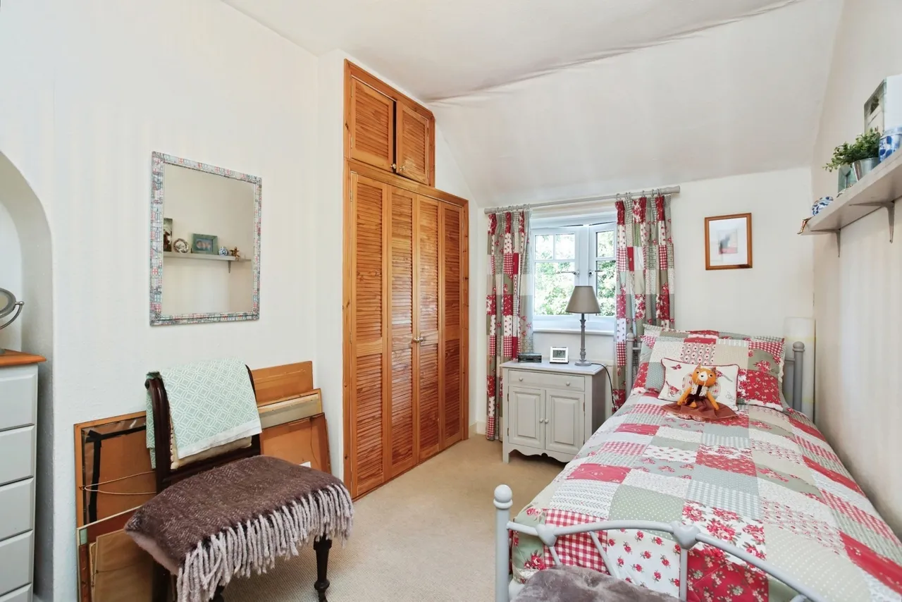 Western Avenue, Hawkhurst, TN18, photo 13