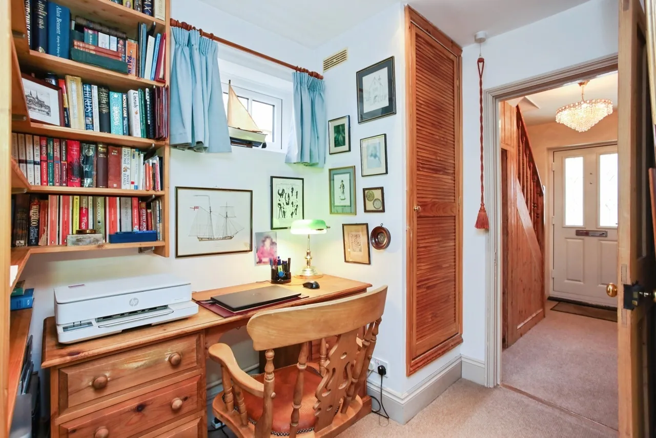 Western Avenue, Hawkhurst, TN18, photo 7