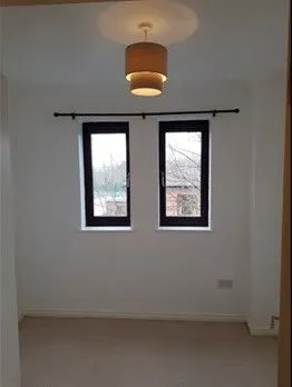 Drake Crescent, London, SE28 8PZ, photo 2