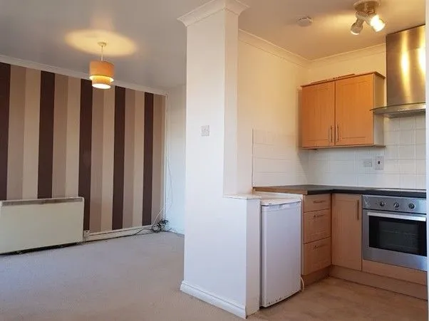 Drake Crescent, London, SE28 8PZ, photo 5