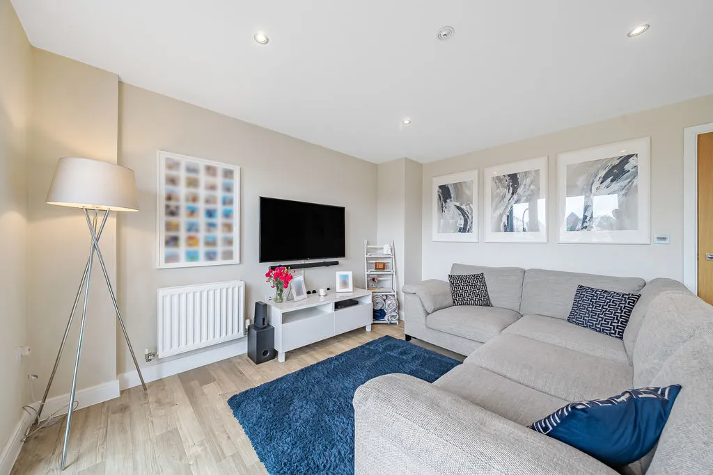 Hawker Drive, Addlestone, KT15, photo 5