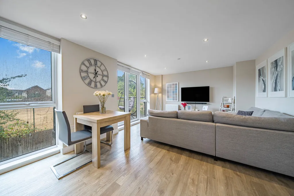 Hawker Drive, Addlestone, KT15, photo 4