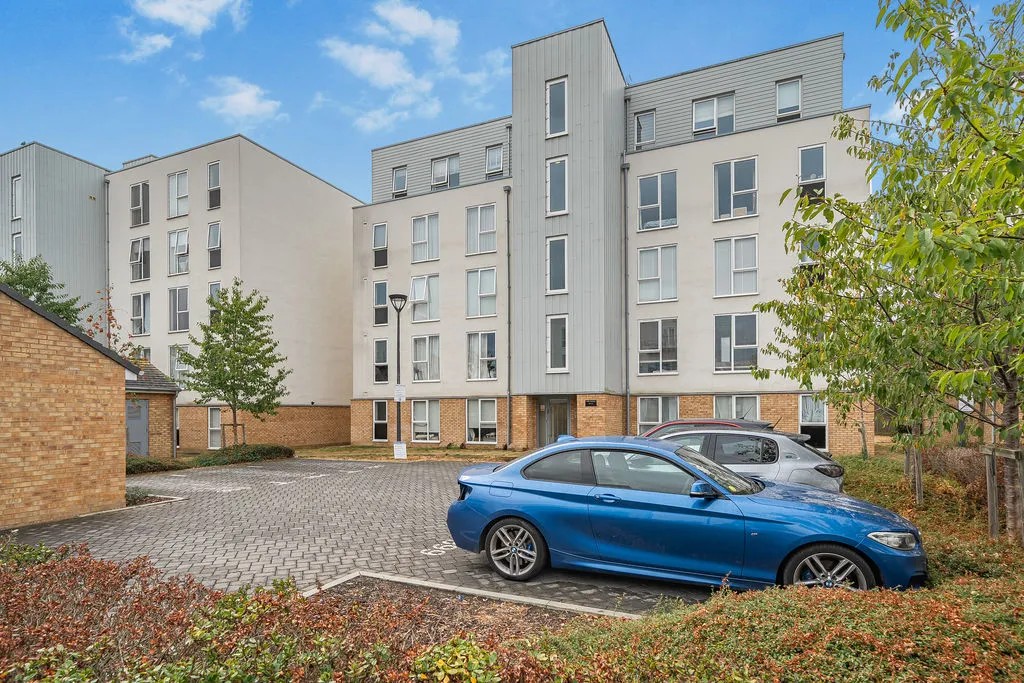 Hawker Drive, Addlestone, KT15, photo 13
