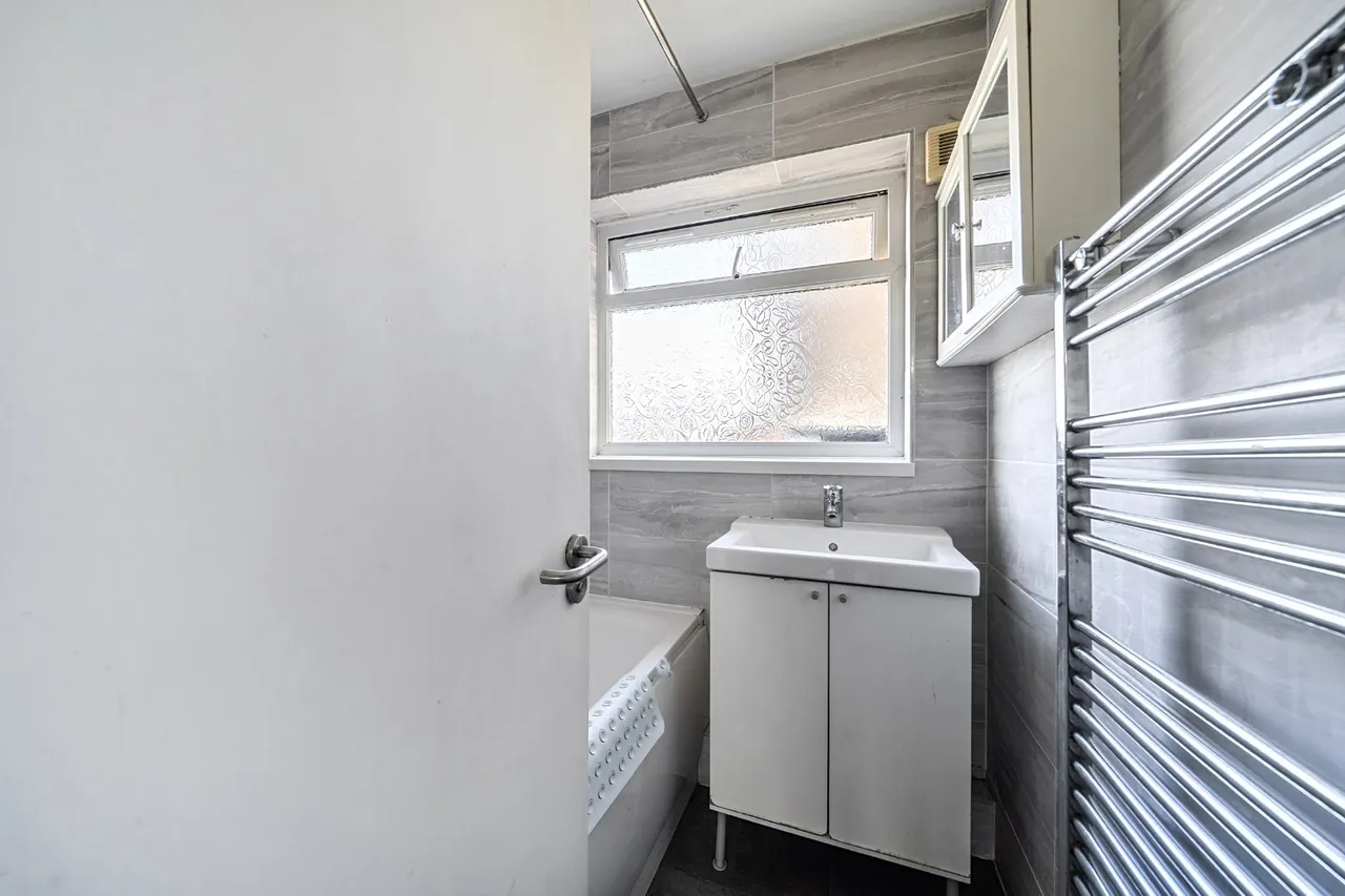 Woodhouse Road, London, N12, photo 9