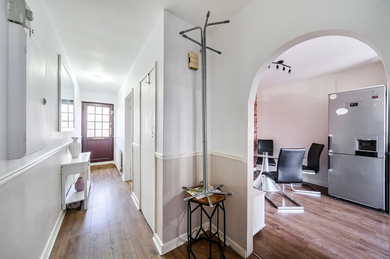 Woodhouse Road, London, N12, photo 11