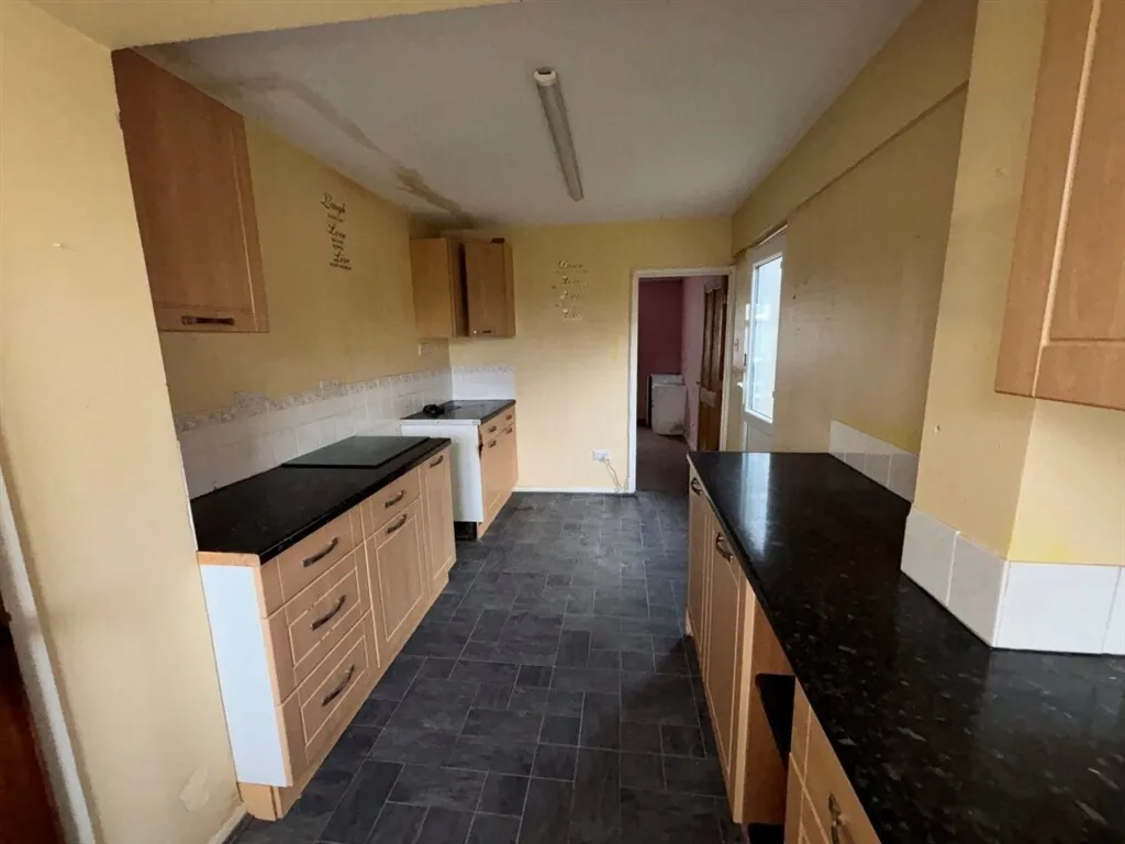 Beech Road, NEWPORT, photo 5
