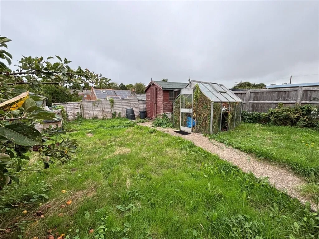 Beech Road, NEWPORT, photo 10