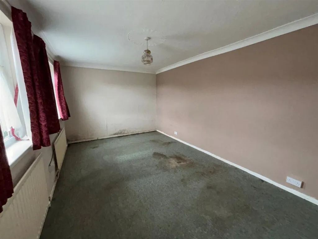 Beech Road, NEWPORT, photo 8