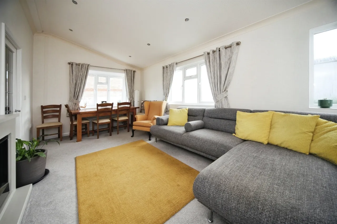 Beechwood Park, Caddington, LU1, photo 8