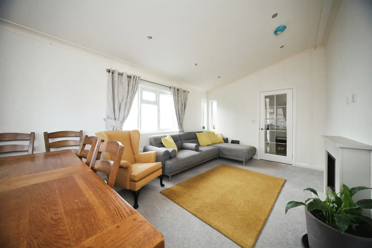 Beechwood Park, Caddington, LU1, photo 6