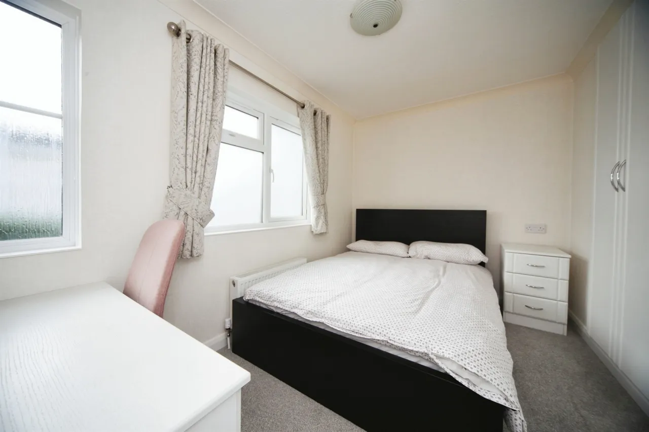 Beechwood Park, Caddington, LU1, photo 9