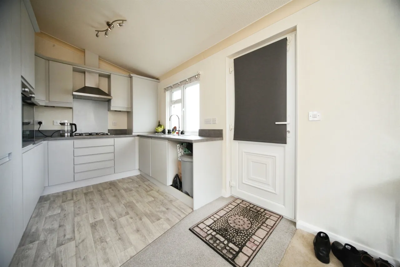Beechwood Park, Caddington, LU1, photo 5