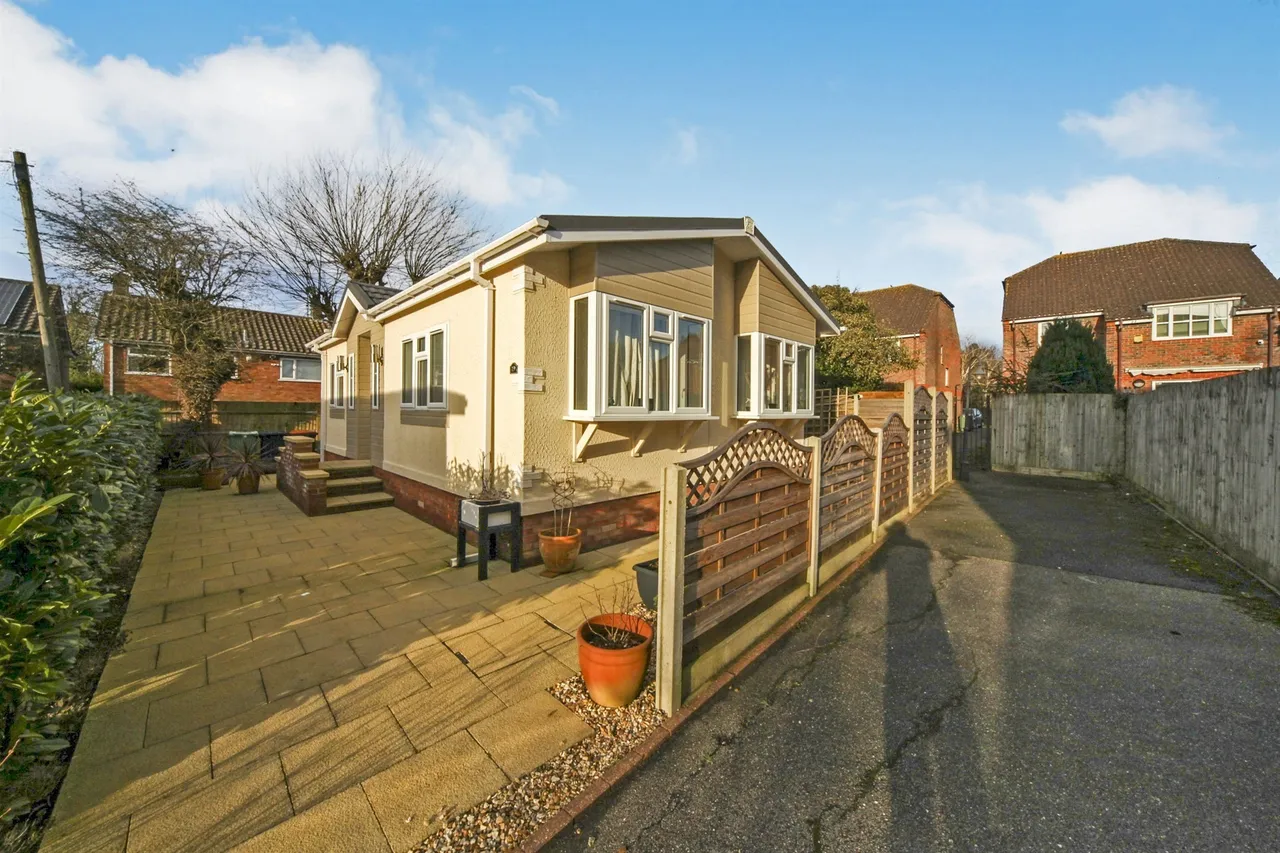 Beechwood Park, Caddington, LU1, photo 14