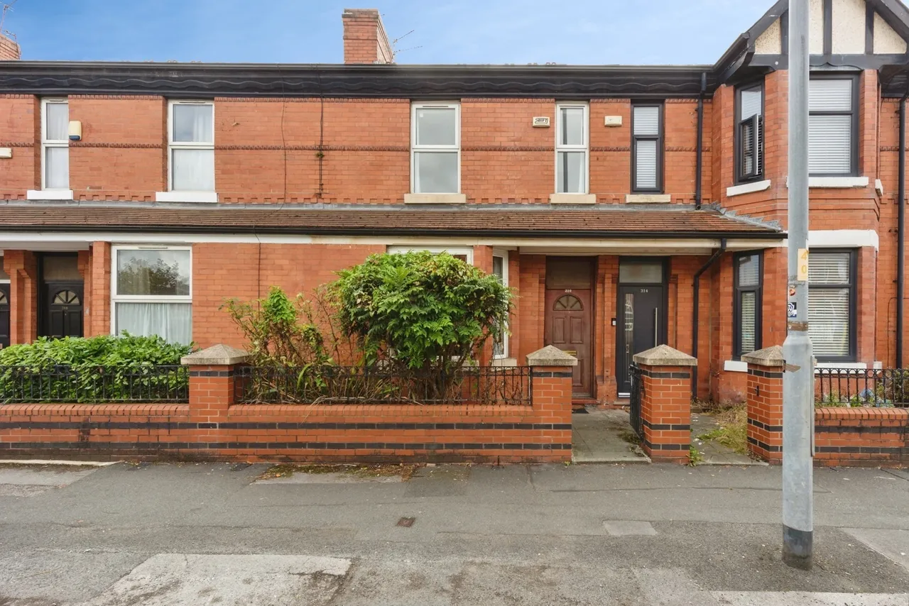 3 bed house for sale — Claremont Road, Manchester, Greater Manchester, M14