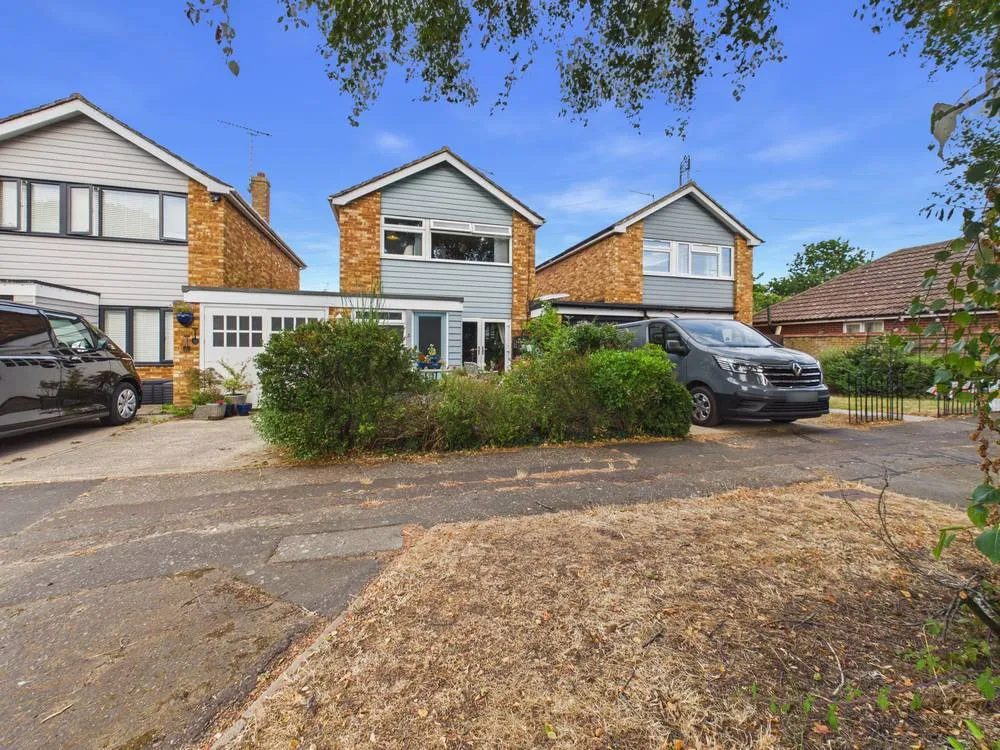 3 bed house for sale, Snowberry Grove, Colchester, CO2