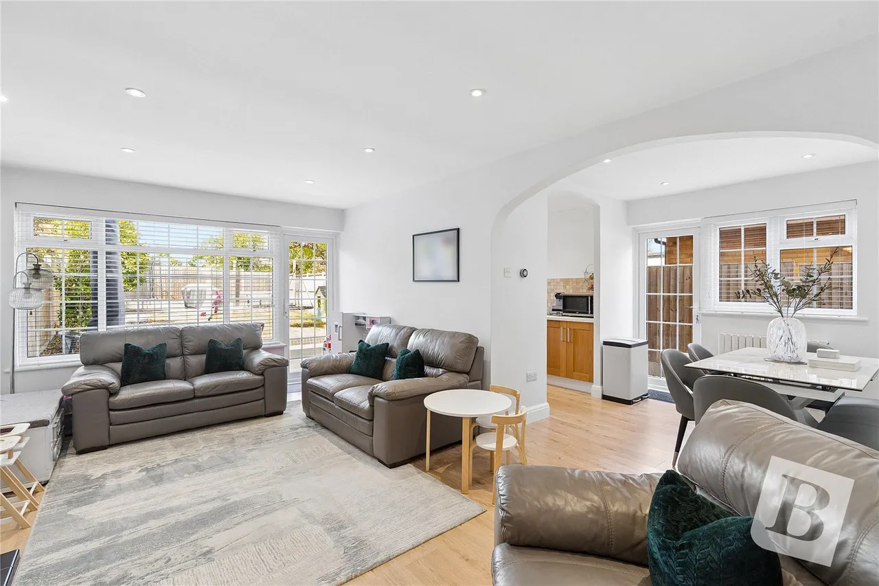 Belmont Avenue, Wickford, SS12, photo 2