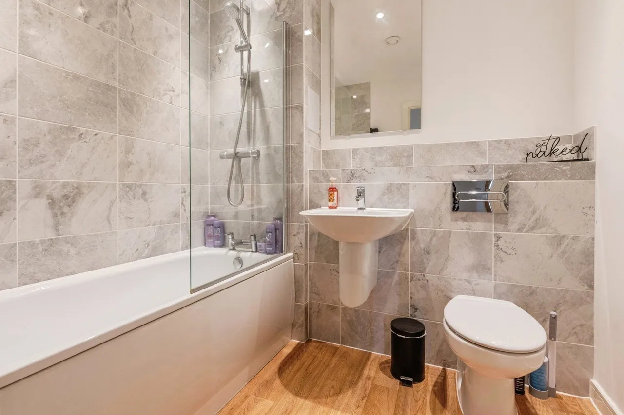 Colliford Road, West Thurrock, RM20, photo 11
