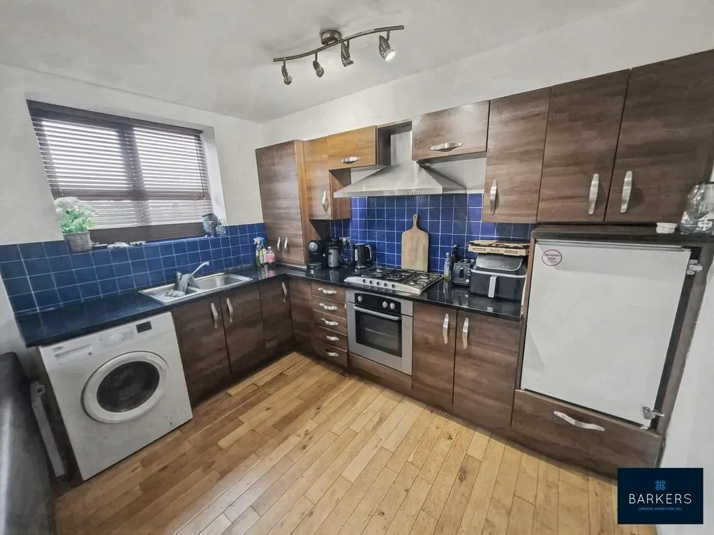 Whitehall Road East, Birkenshaw BD11 2EQ, photo 4
