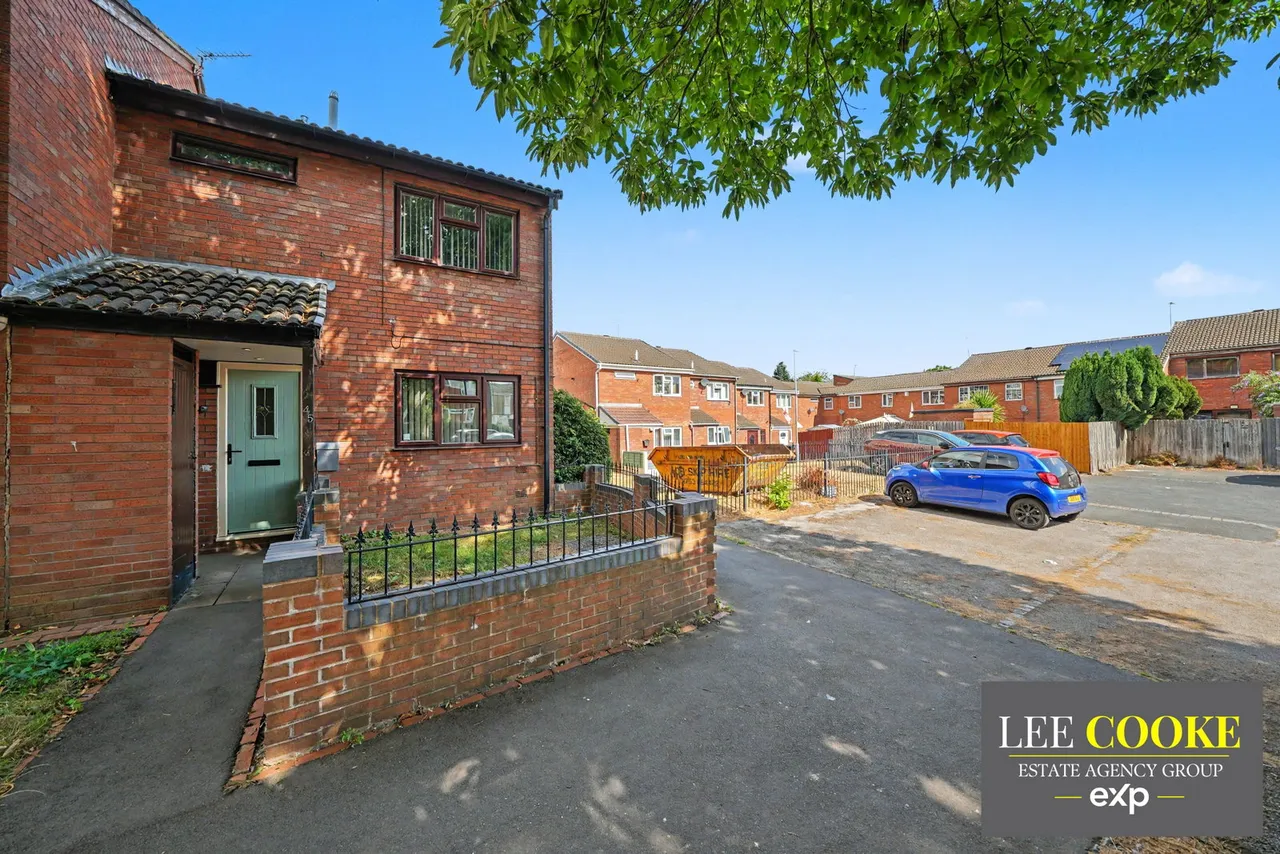 3 bed house for sale — Bellman Close, Darlaston, WS10 8UR