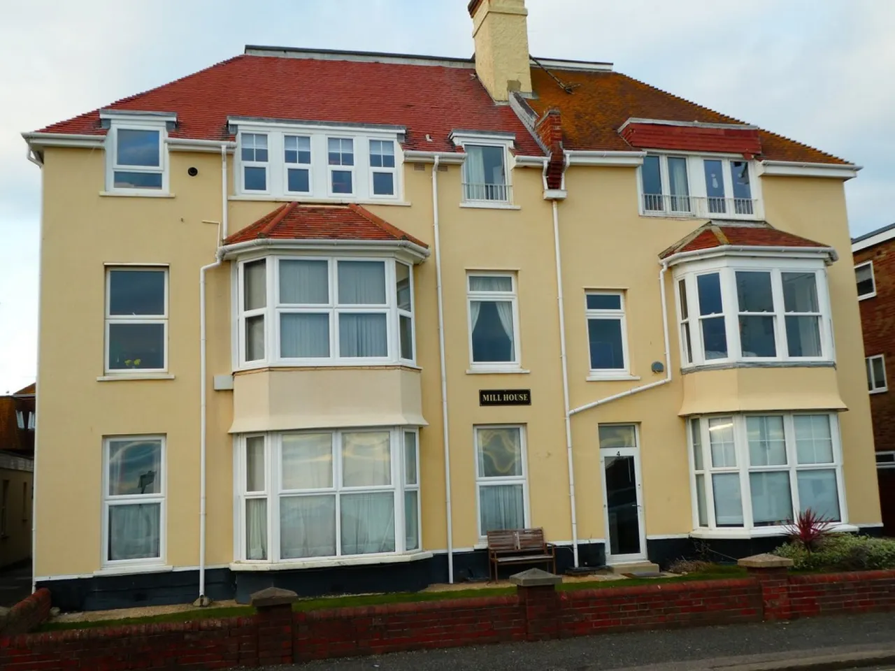 2 bed flat to rent, Marine Drive West, Bognor Regis, PO21