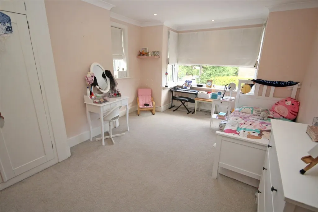 New Milton, Hampshire, photo 12