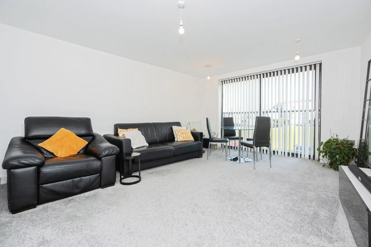 5 Southfields Green, Gravesend, photo 2