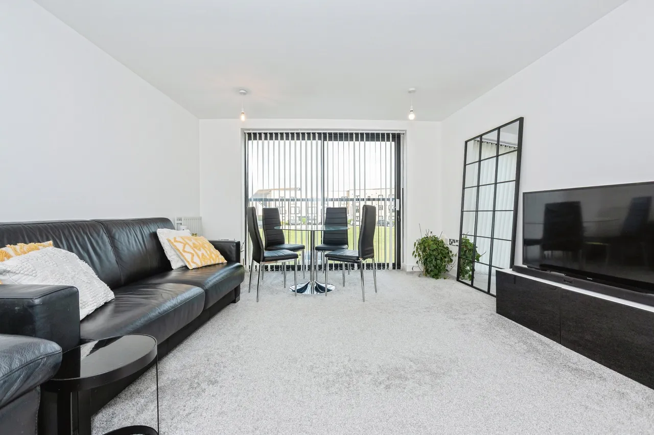 2 bed flat for sale — 5 Southfields Green, Gravesend