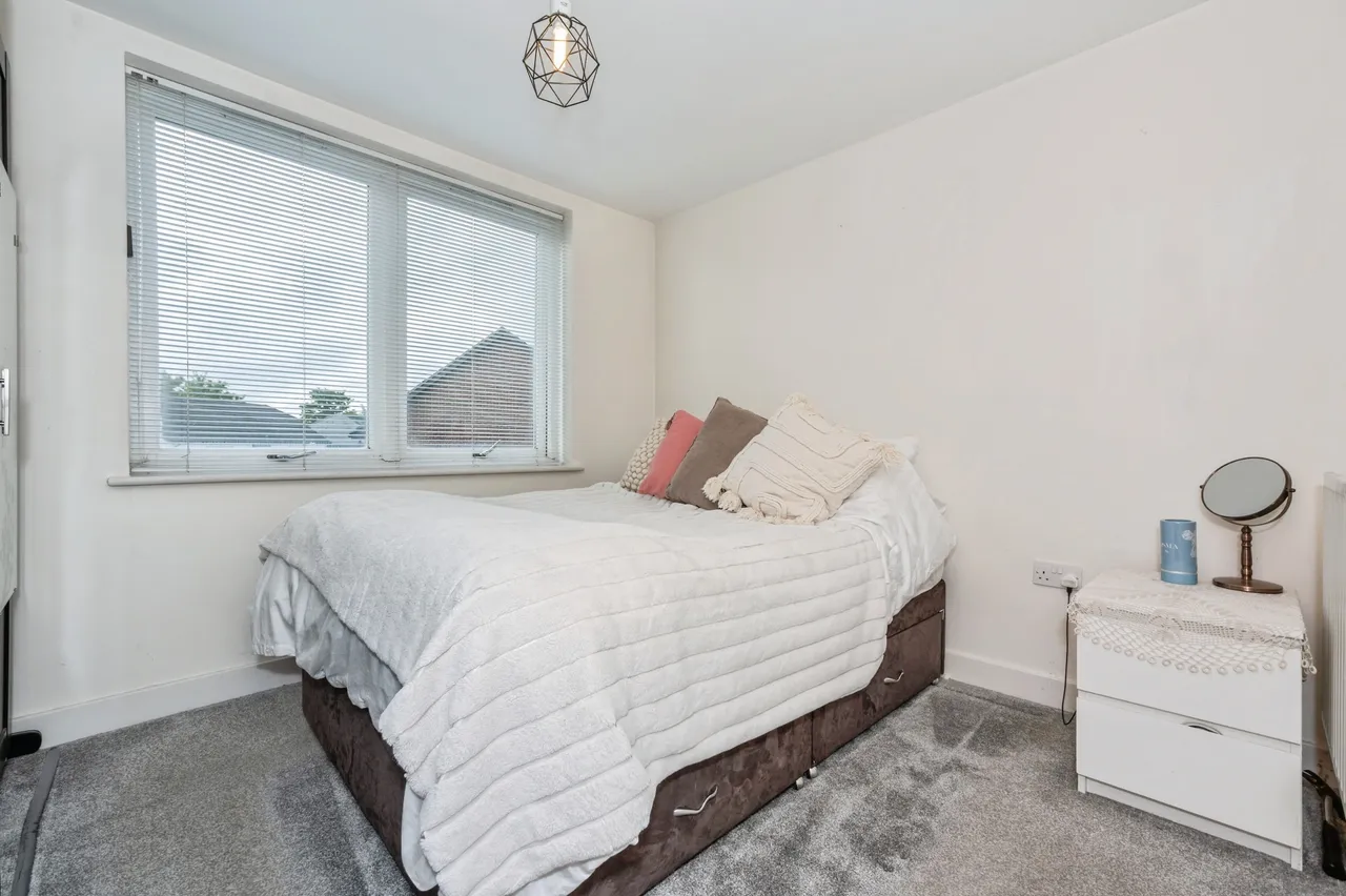 5 Southfields Green, Gravesend, photo 5