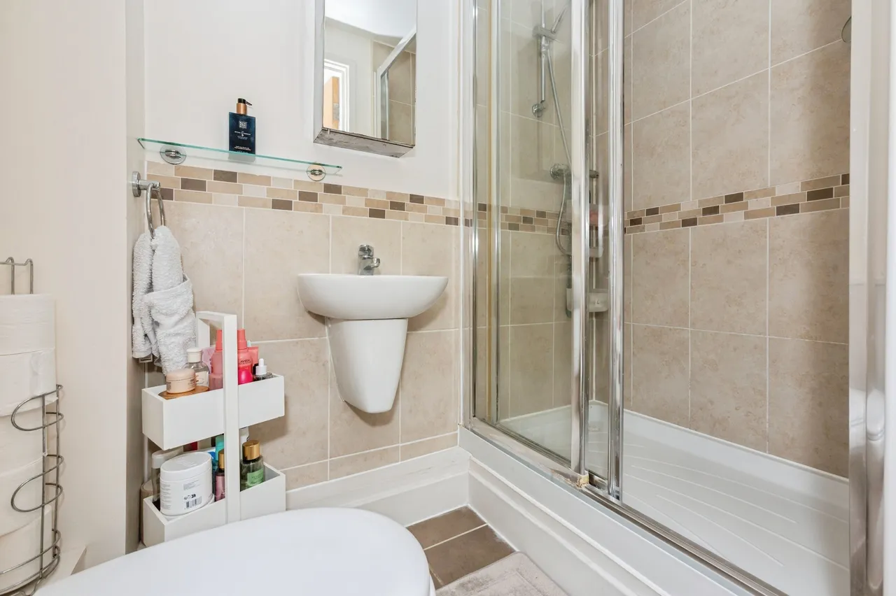 5 Southfields Green, Gravesend, photo 4