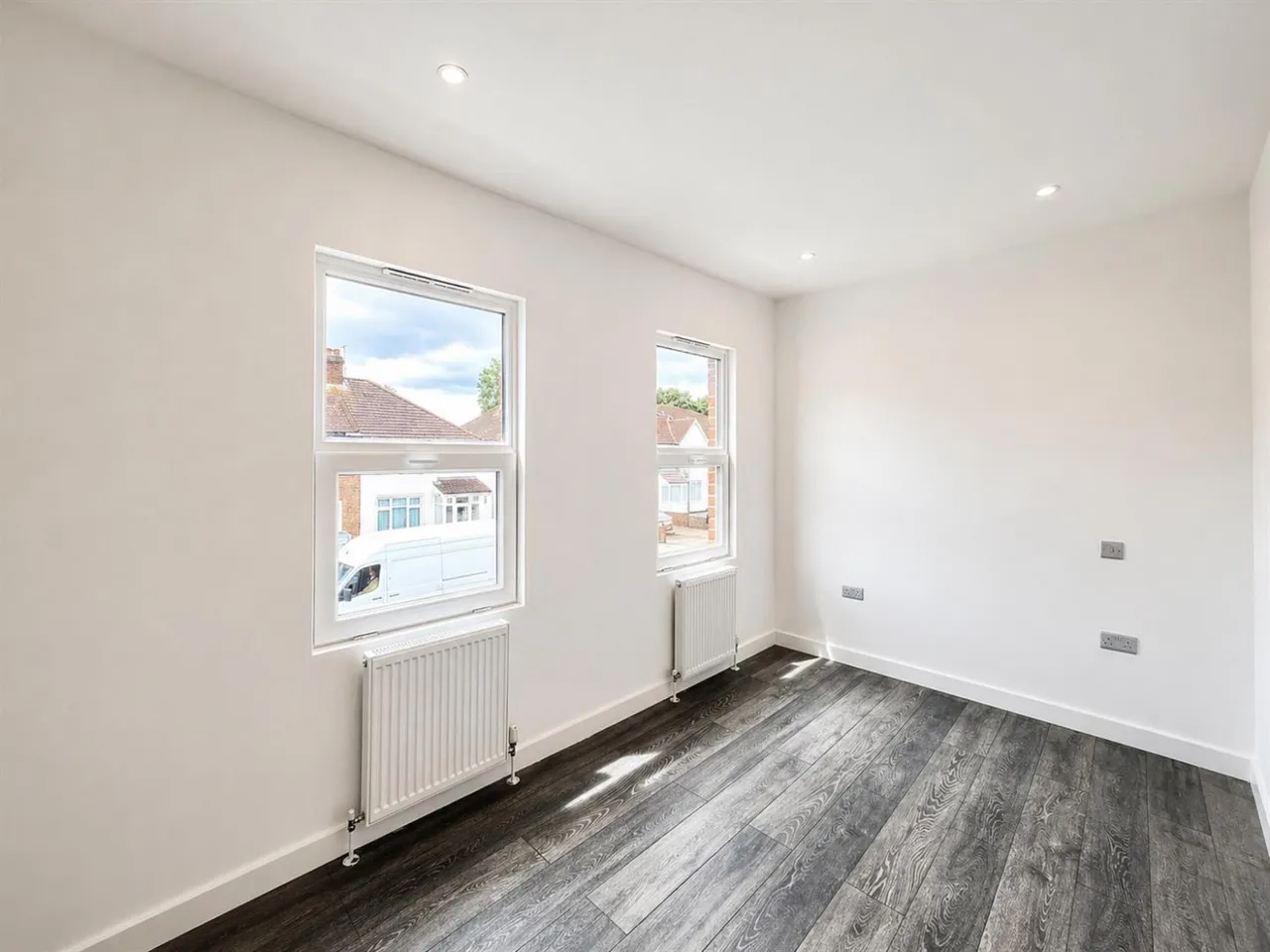 Semi-Detached Sold Subject to ContractCromwell Road, Hounslow, TW3, photo 5