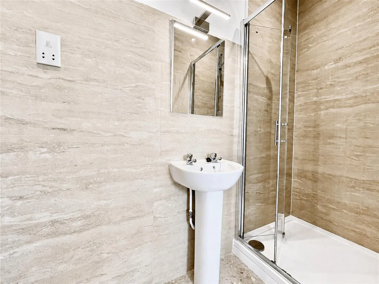 Semi-Detached Sold Subject to ContractCromwell Road, Hounslow, TW3, photo 11