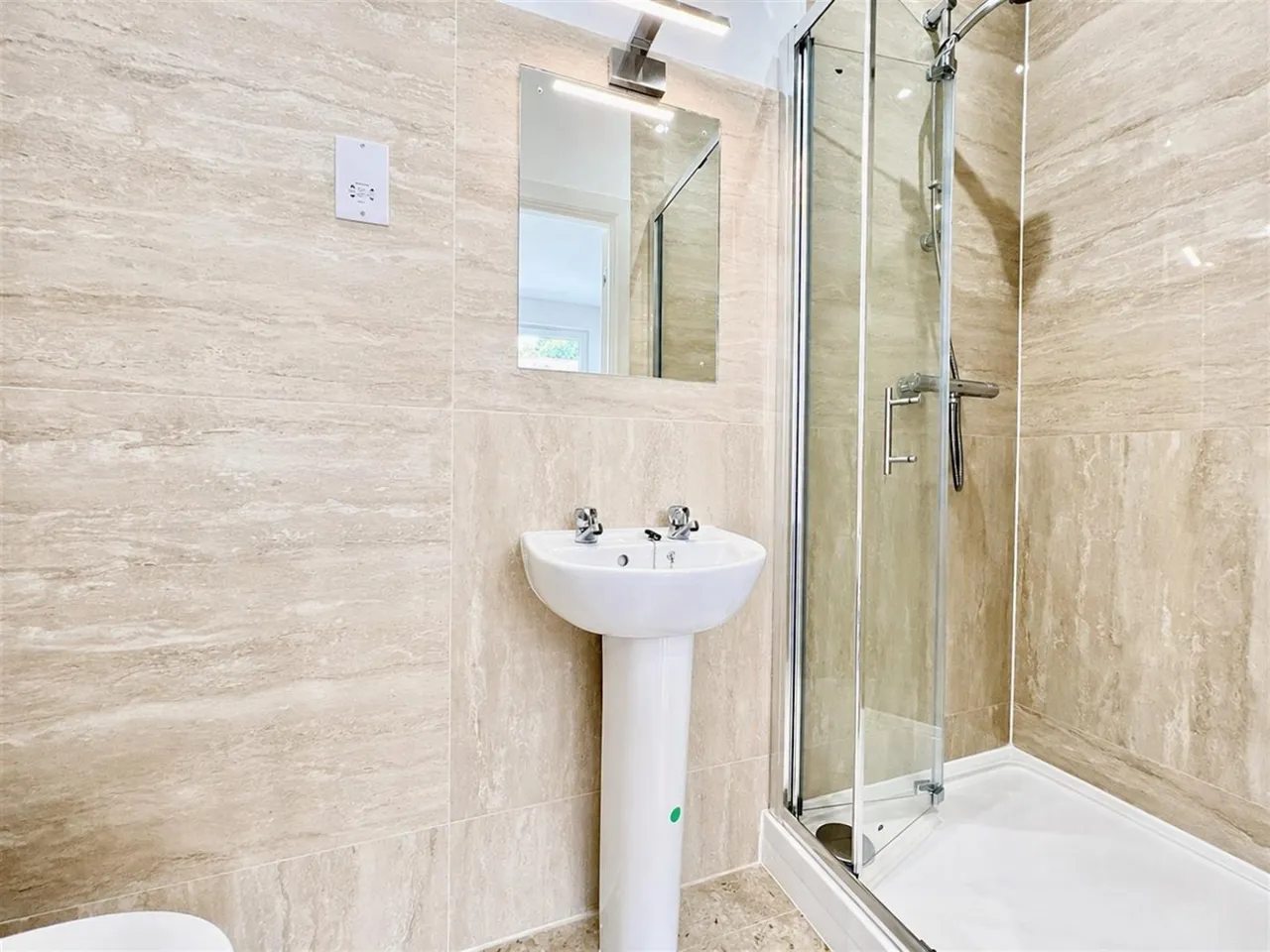 Semi-Detached Sold Subject to ContractCromwell Road, Hounslow, TW3, photo 9