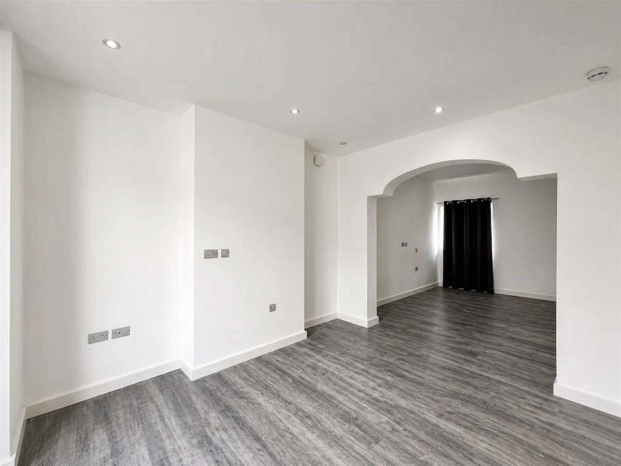 Semi-Detached Sold Subject to ContractCromwell Road, Hounslow, TW3, photo 4