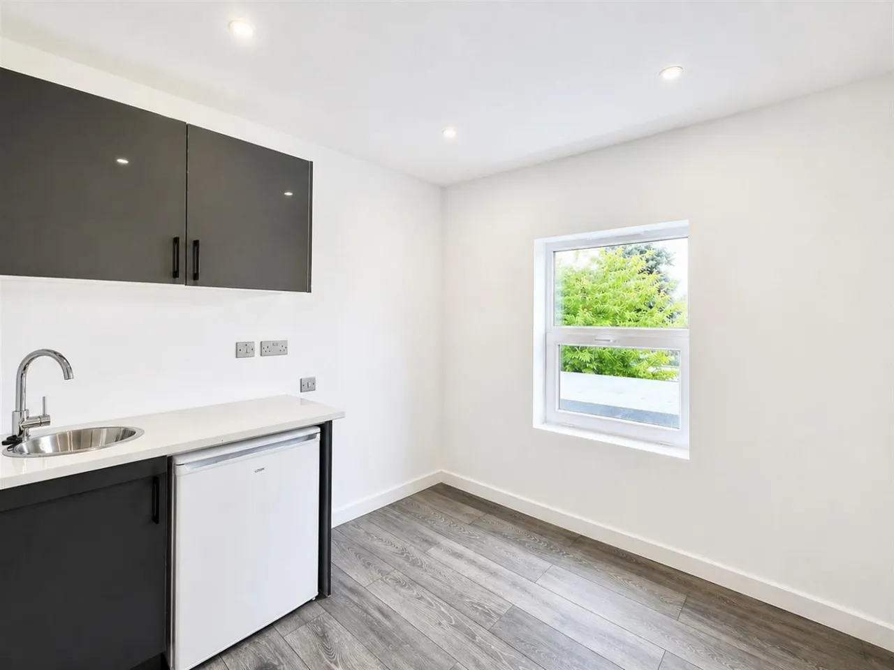 Semi-Detached Sold Subject to ContractCromwell Road, Hounslow, TW3, photo 13