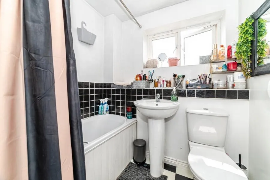 Peggs Way, Basingstoke, RG24, photo 16