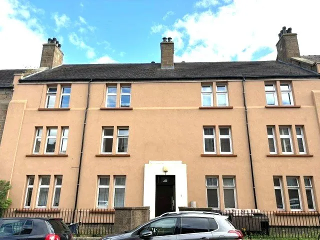 3 bed flat to rent, Mitchell Street, West End, DD2