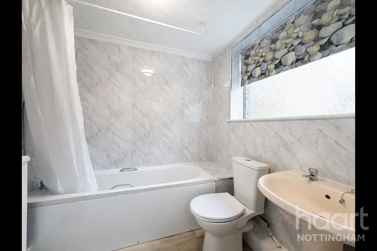 Francis Grove, Nottingham, NG6, photo 9